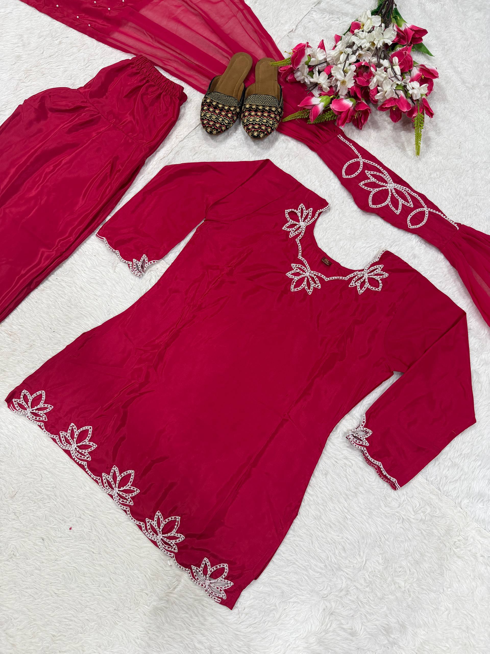 The Midnight Onyx Lotus-Embroidered Silk Set